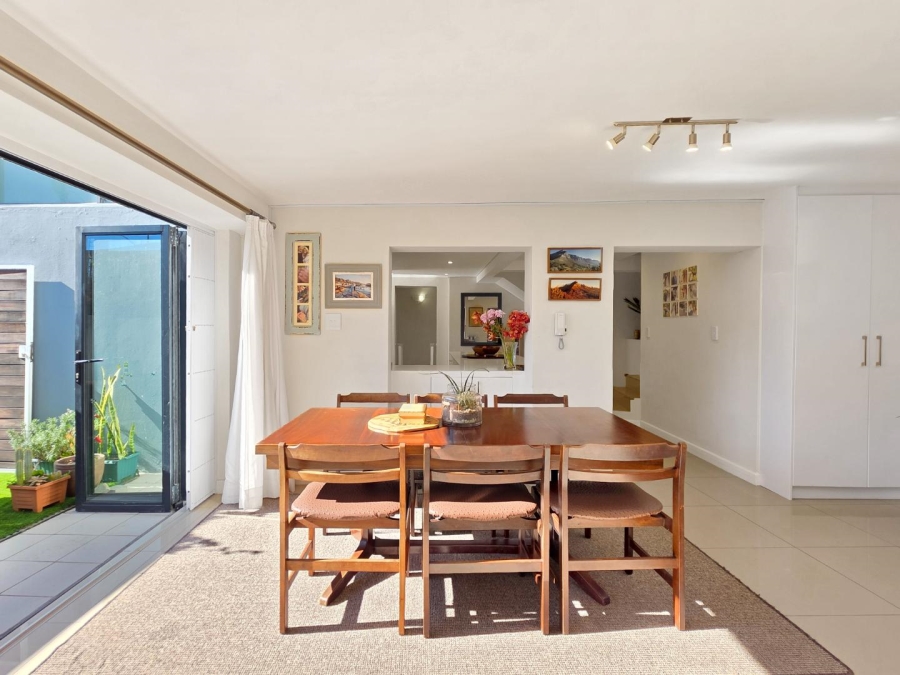 2 Bedroom Property for Sale in Sea Point Western Cape